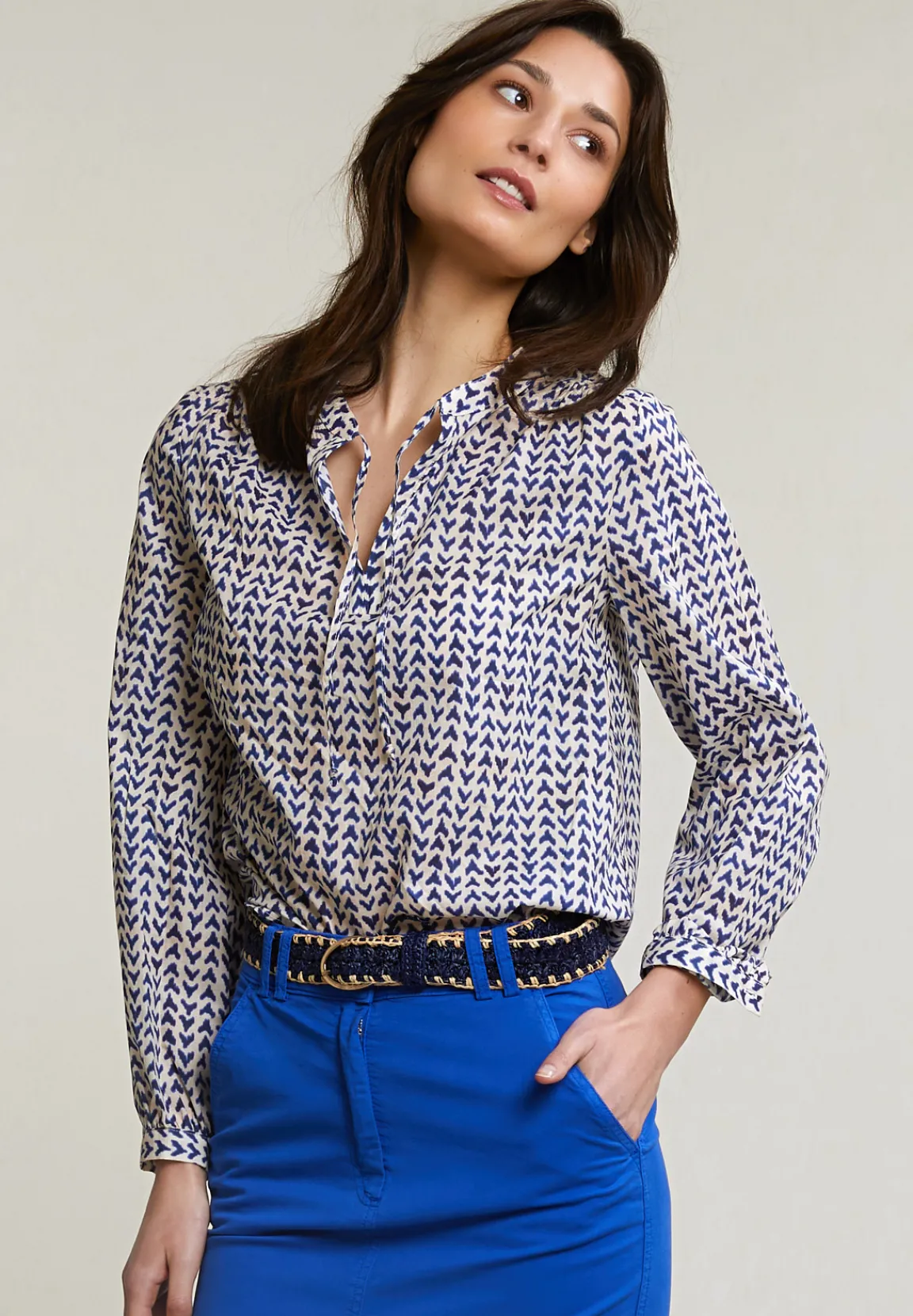 Outlet River Woods Blauw/beige fantasie V-hals blouse -