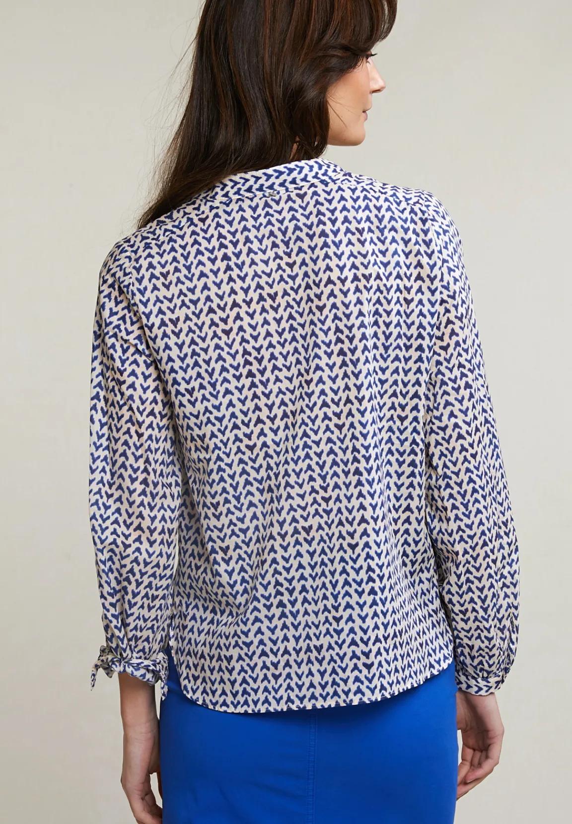 Outlet River Woods Blauw/beige fantasie V-hals blouse -