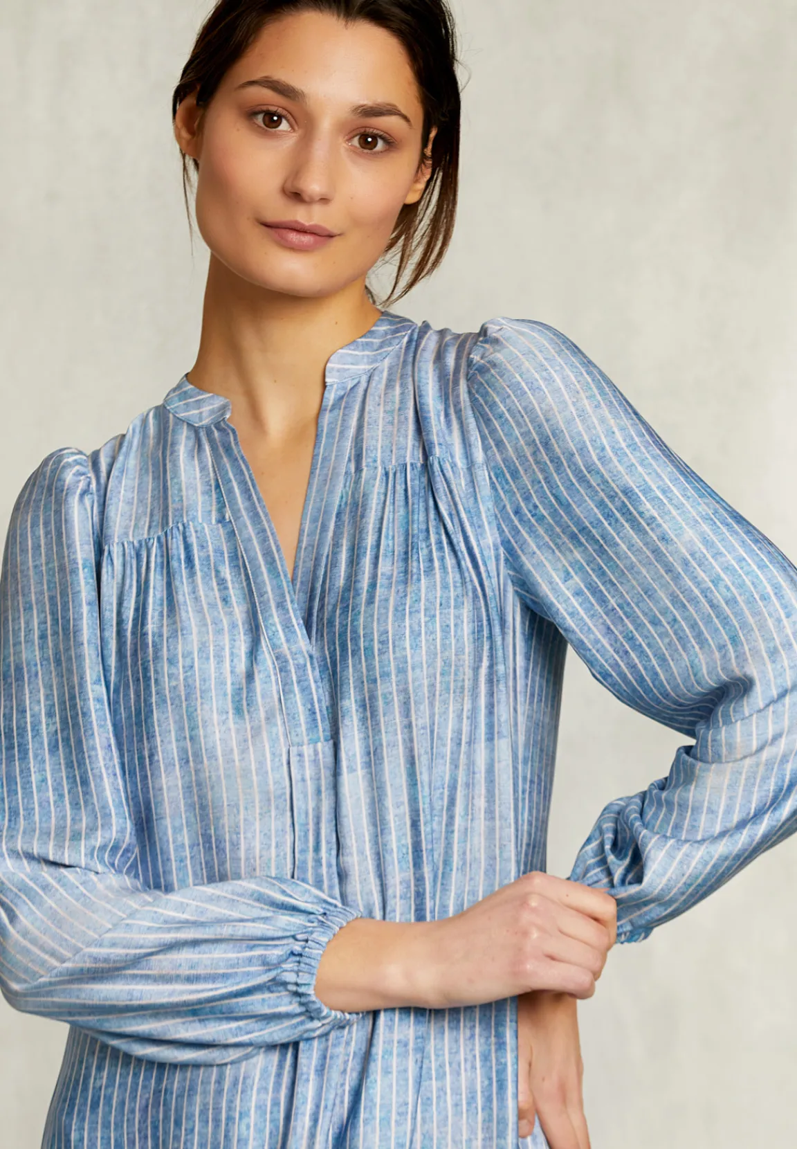Fashion River Woods Blauwe lange tie-dye jurk met ruches -