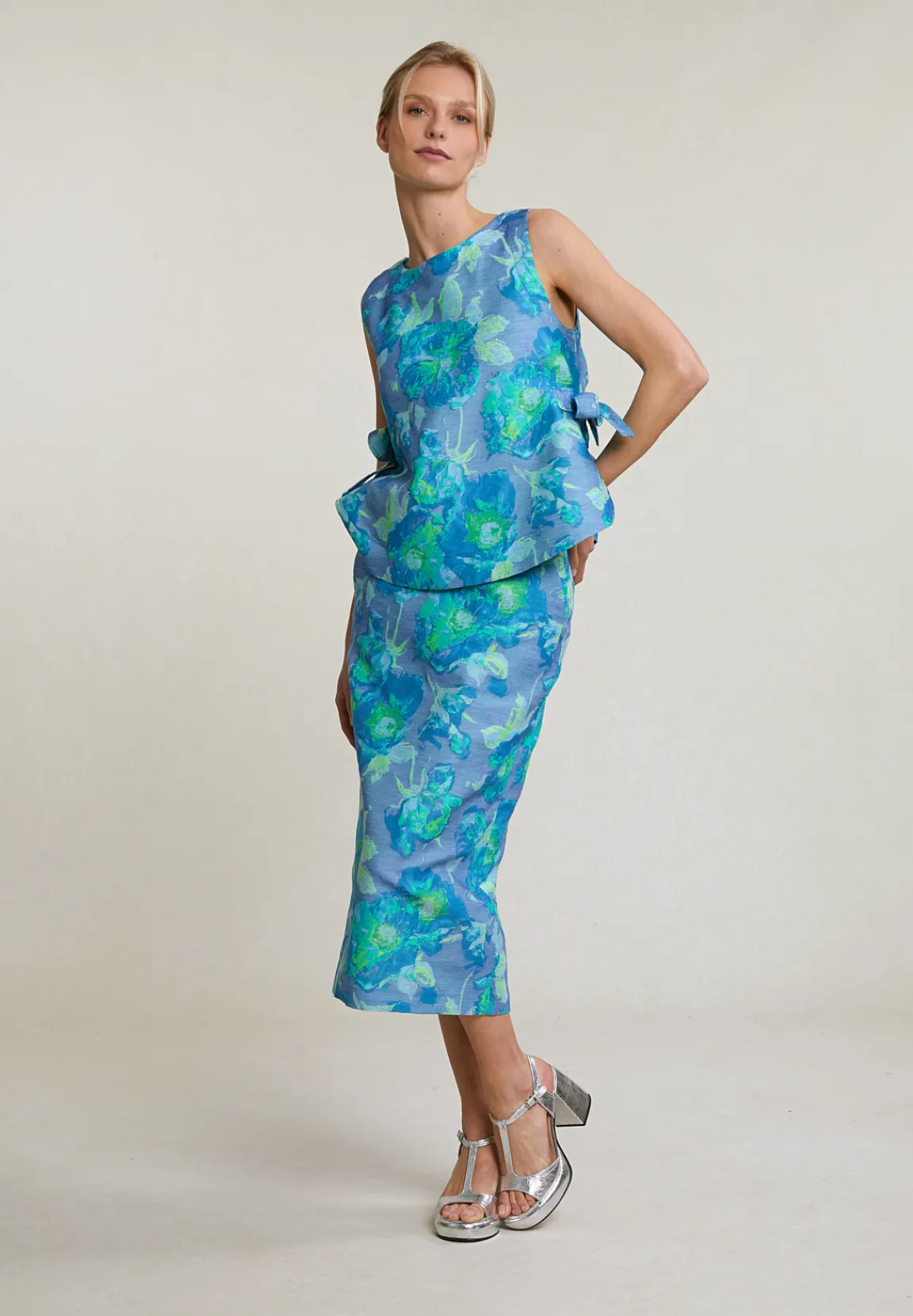 Online River Woods Blauw/groen gebloemde mouwloze top -