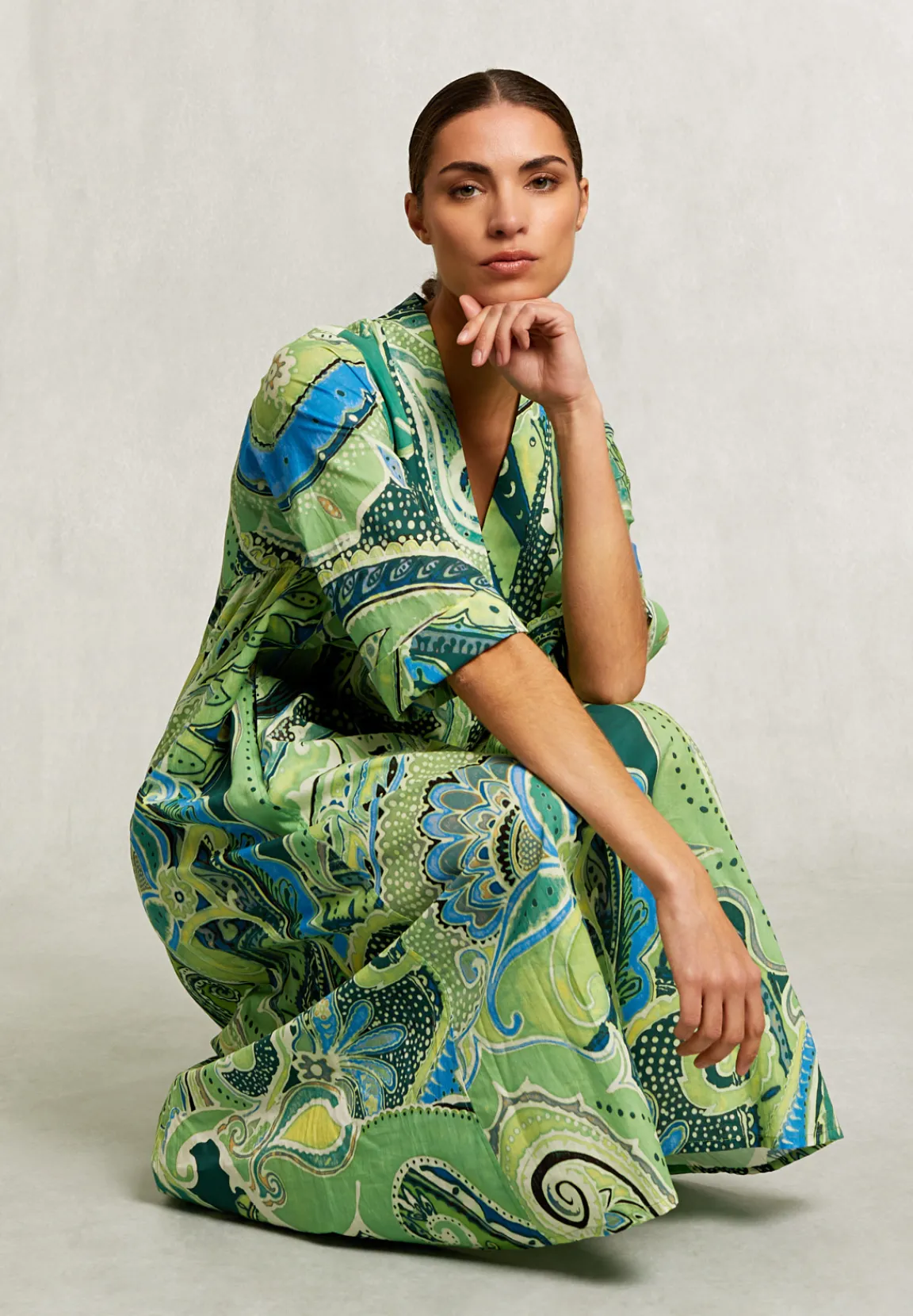 Hot River Woods Blauw/groene fantasie V-hals jurk -