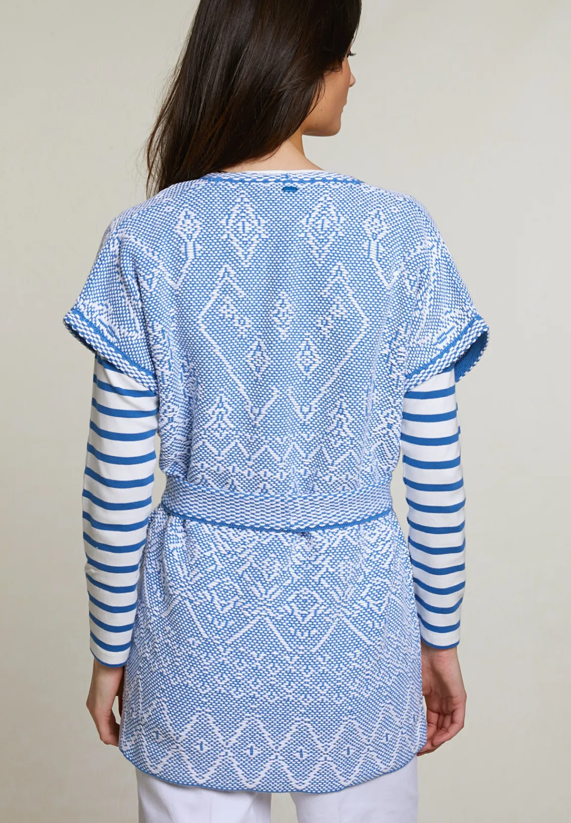 Sale River Woods Blauw/witte mouwloze kimono met riem -