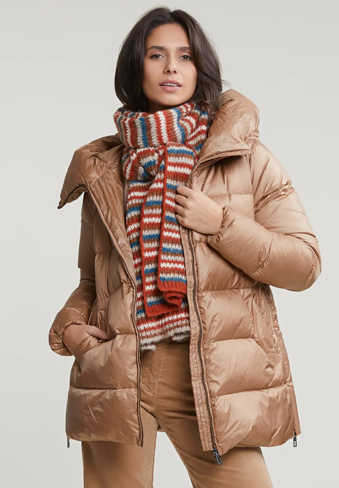 Best River Woods Camel korte donsjas met kap -