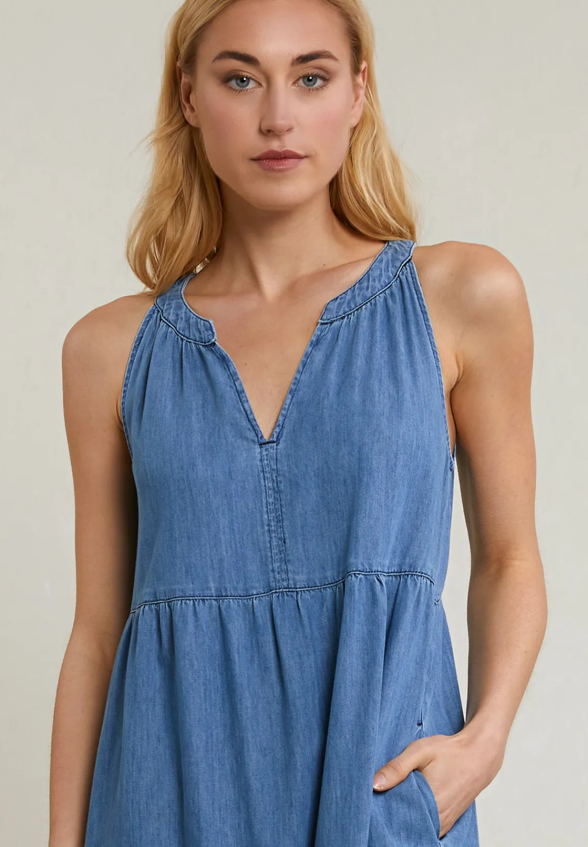 Hot River Woods Denim mouwloze V-hals jurk -