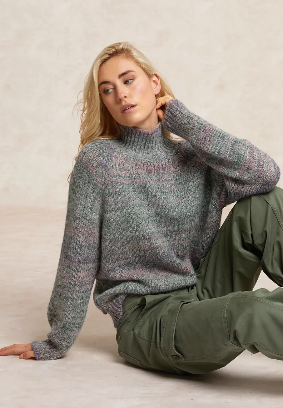 Outlet River Woods Fancy kleurrijke trui opstaande kraag roze -