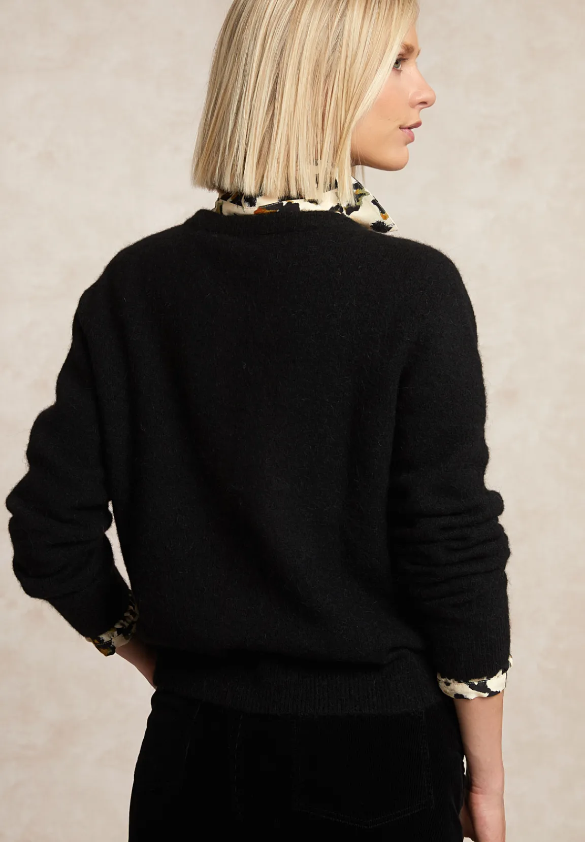 Hot River Woods Geknoopte cardigan ronde hals opgestikte zakken zwart -