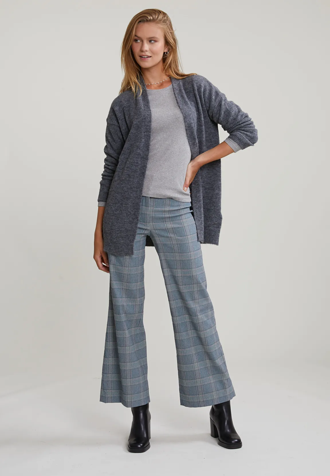 Outlet River Woods Grijs/roze klassieke geruite broek -