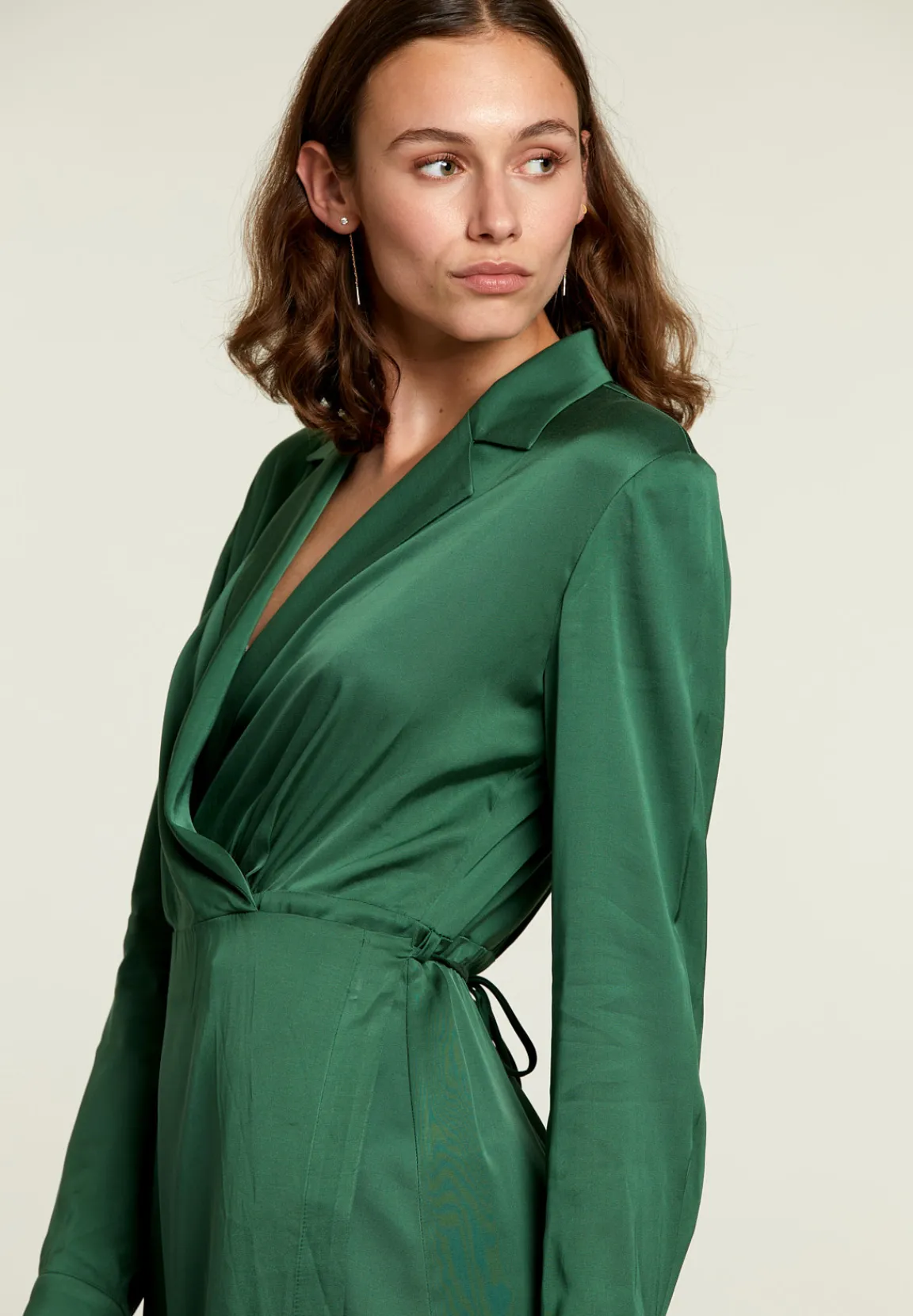 Discount River Woods Groene effen V-hals jurk -