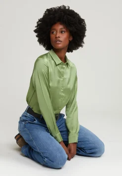 Best River Woods Groene klassieke blouse -