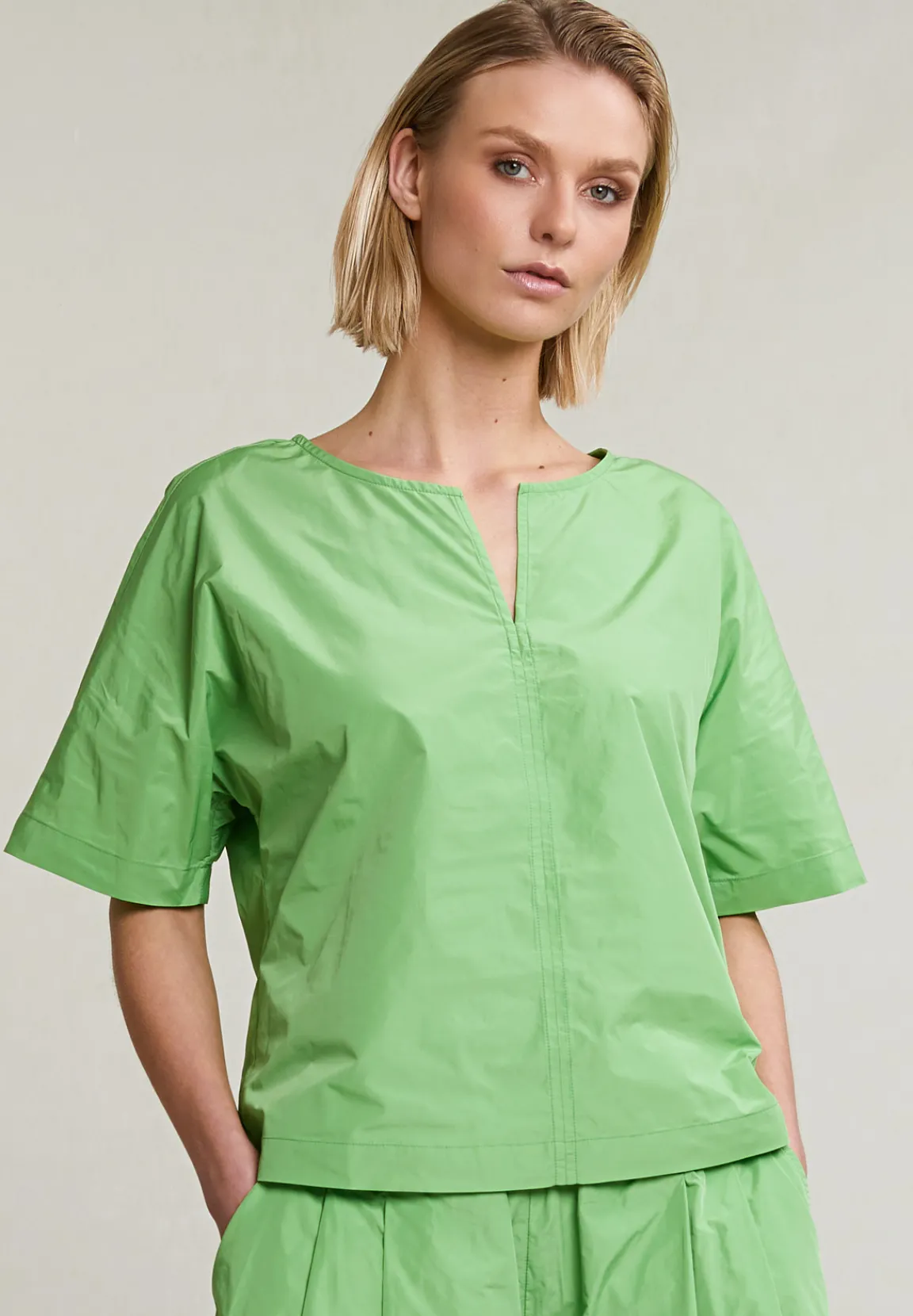 Sale River Woods Groene V-hals blouse -