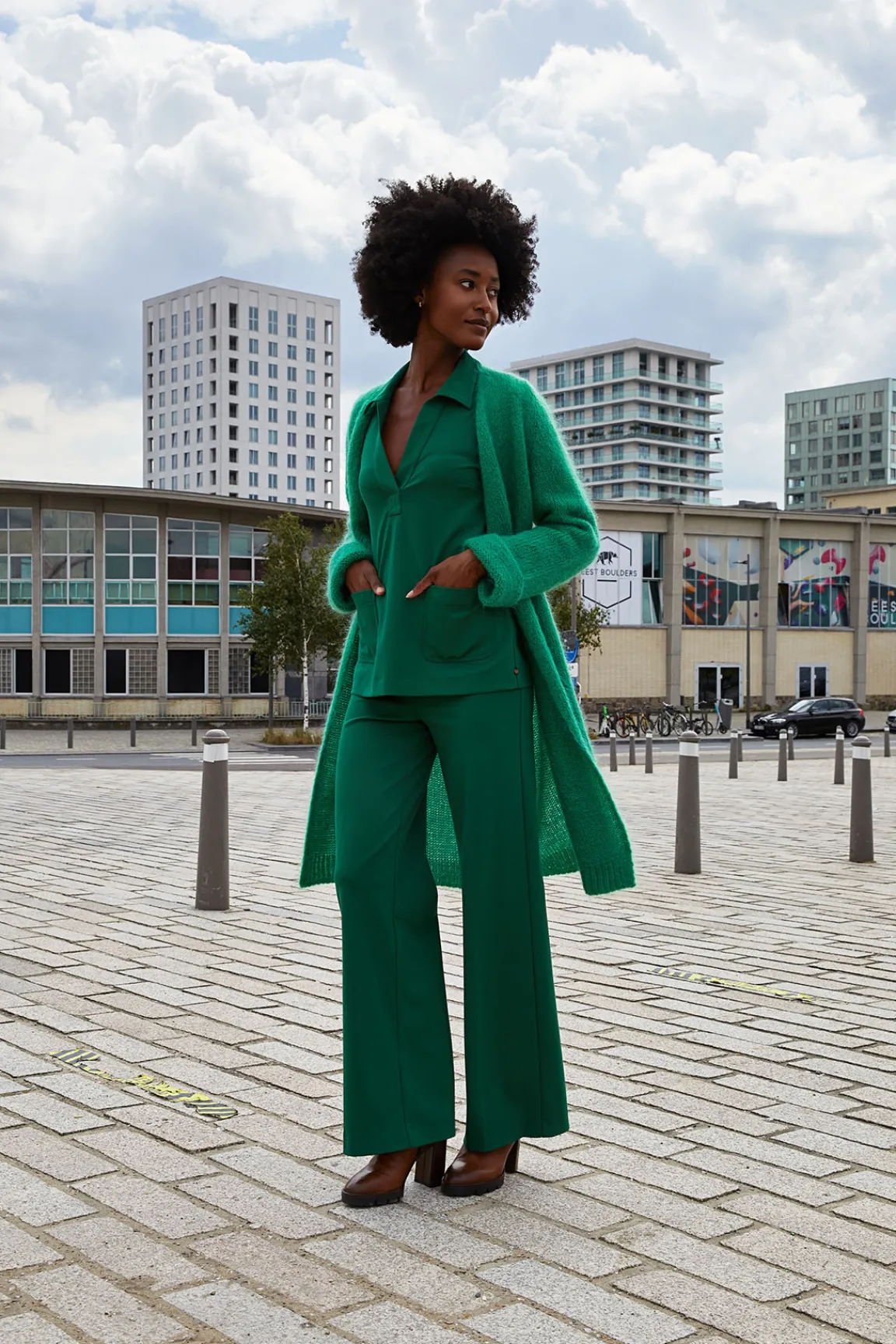 New River Woods Groene V-hals blouse opgestikte zakken -