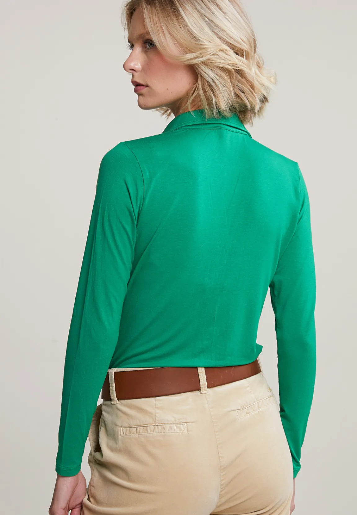 Best River Woods Groene V-hals T-shirt met knopen -