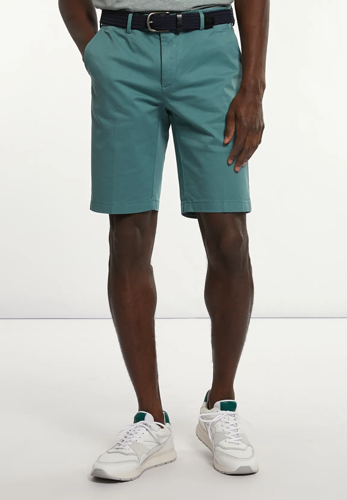 Best River Woods Katoenen basic stretch chinoshort opal green -