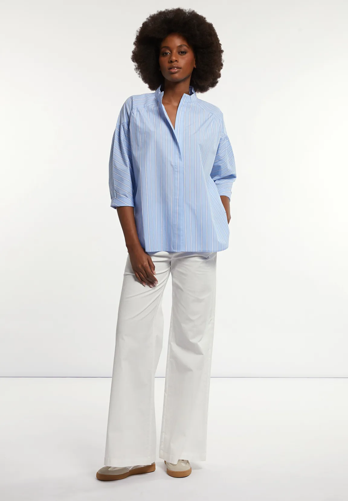 Outlet River Woods Katoenen gestreepte oversized V-hals blouse blauw/wit -