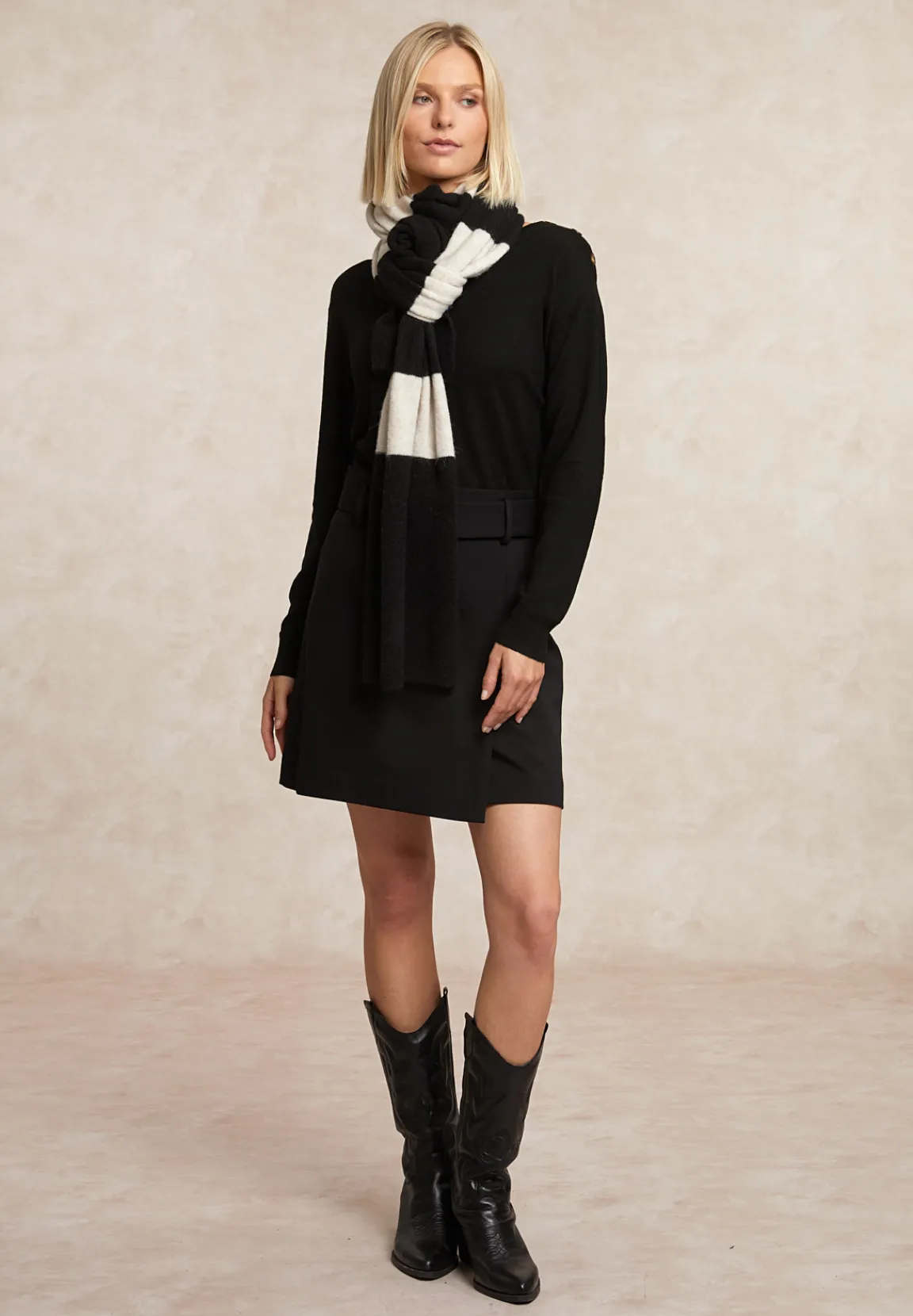 Online River Woods Korte rok met riem zwart -