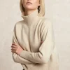 Best River Woods Lamswollen trui opstaande kraag beige -