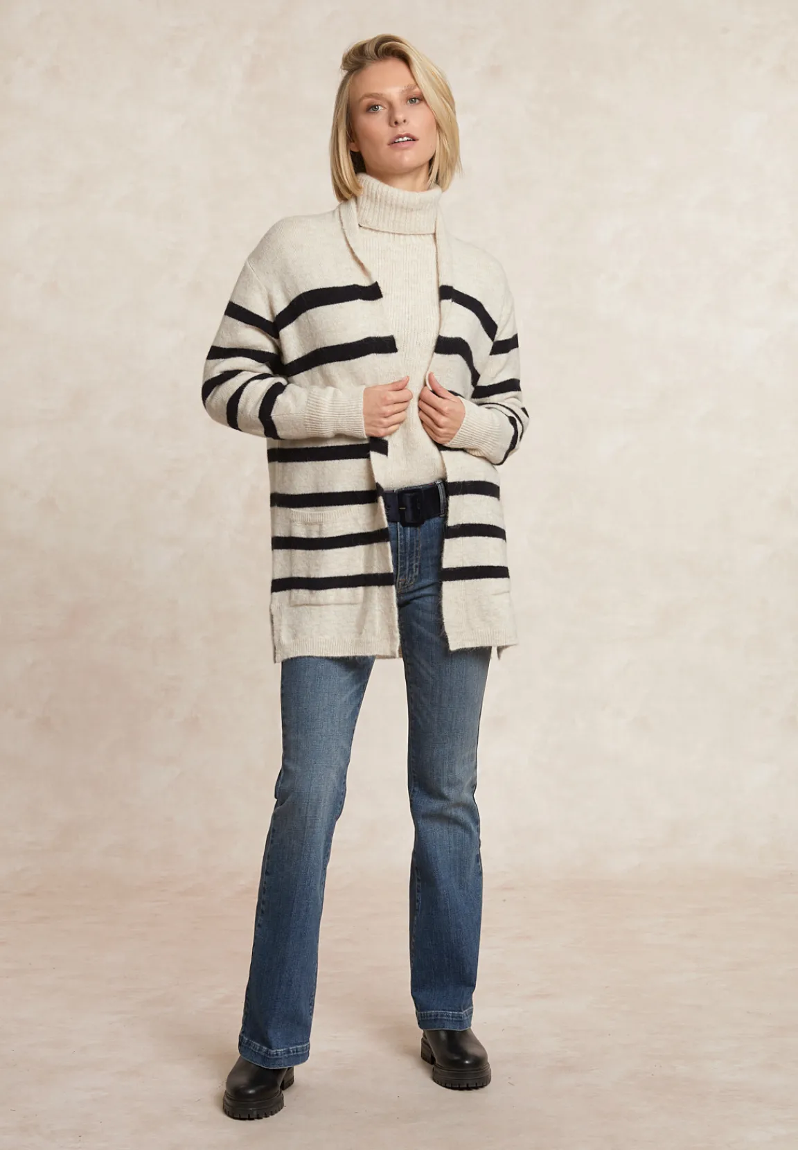 Fashion River Woods Lange gestreepte V-hals jersey cardigan opgestikte zakken écru/navy -