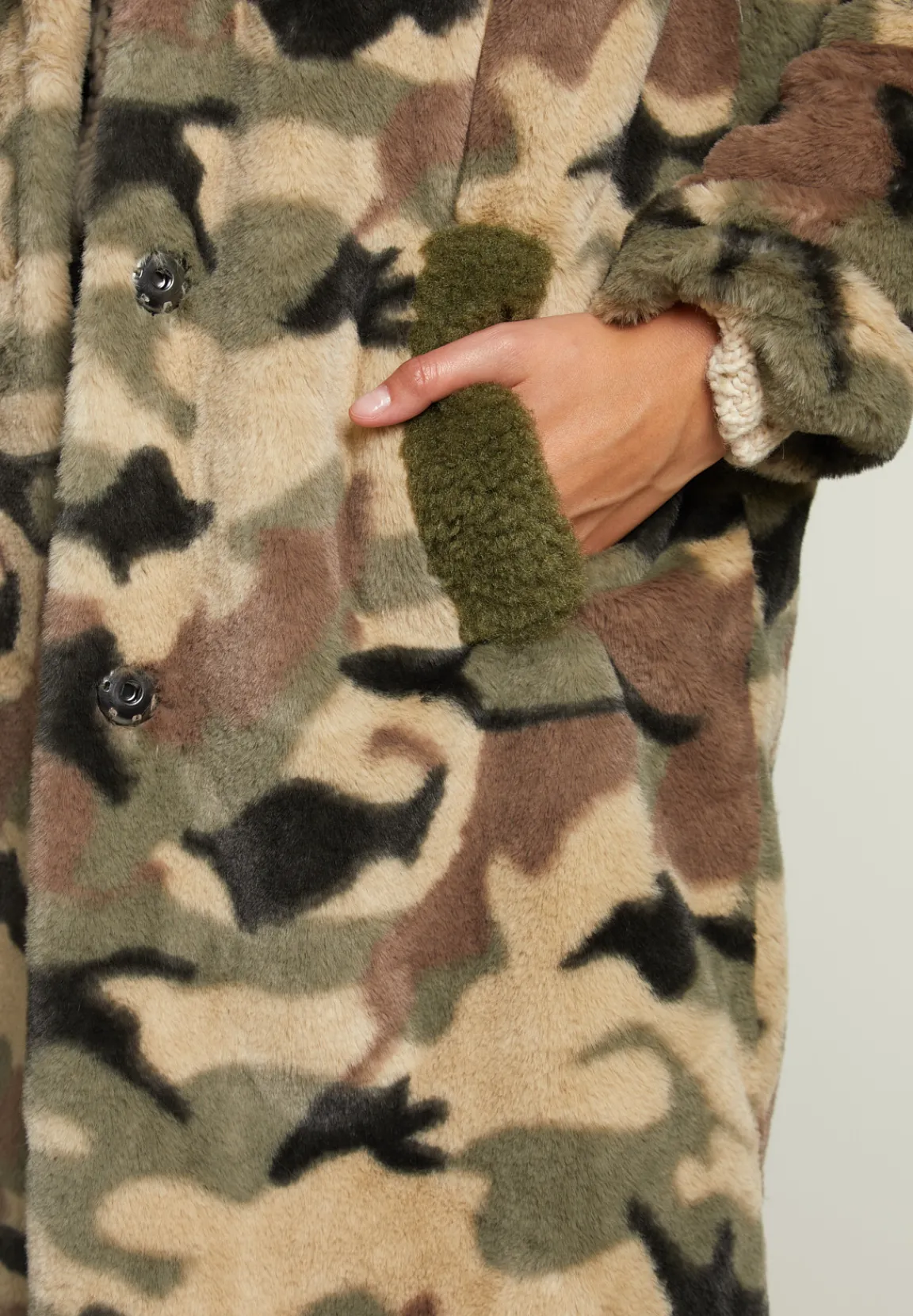 Outlet River Woods Multi camouflage mantel -