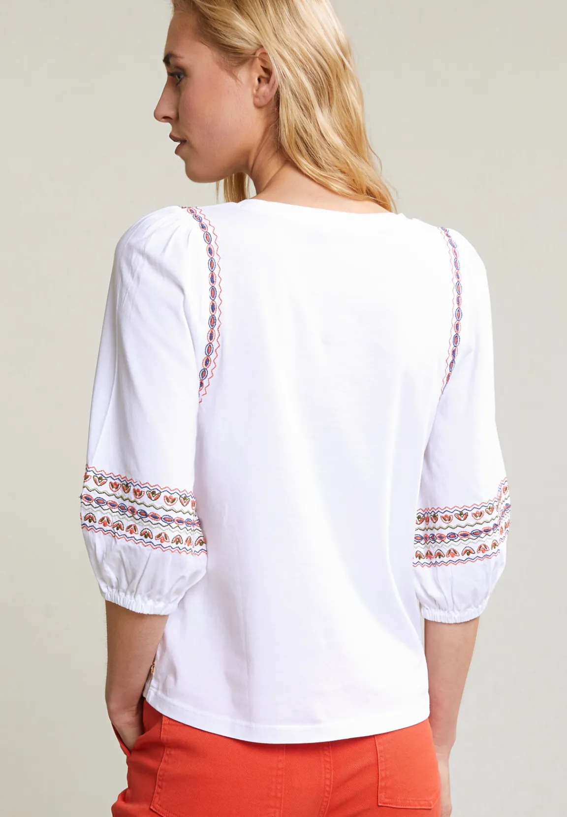 Online River Woods Multi geborduurde T-shirt pofmouwen -