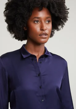 Fashion River Woods Navy klassieke blouse -