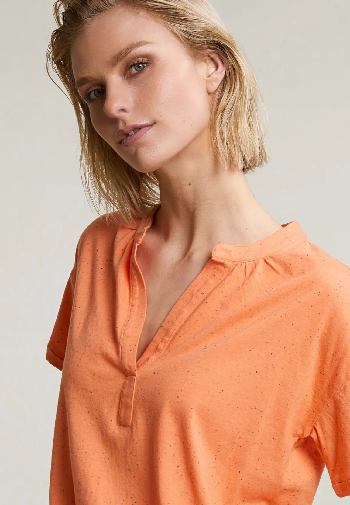 Sale River Woods Oranje gestipte V-hals T-shirt -