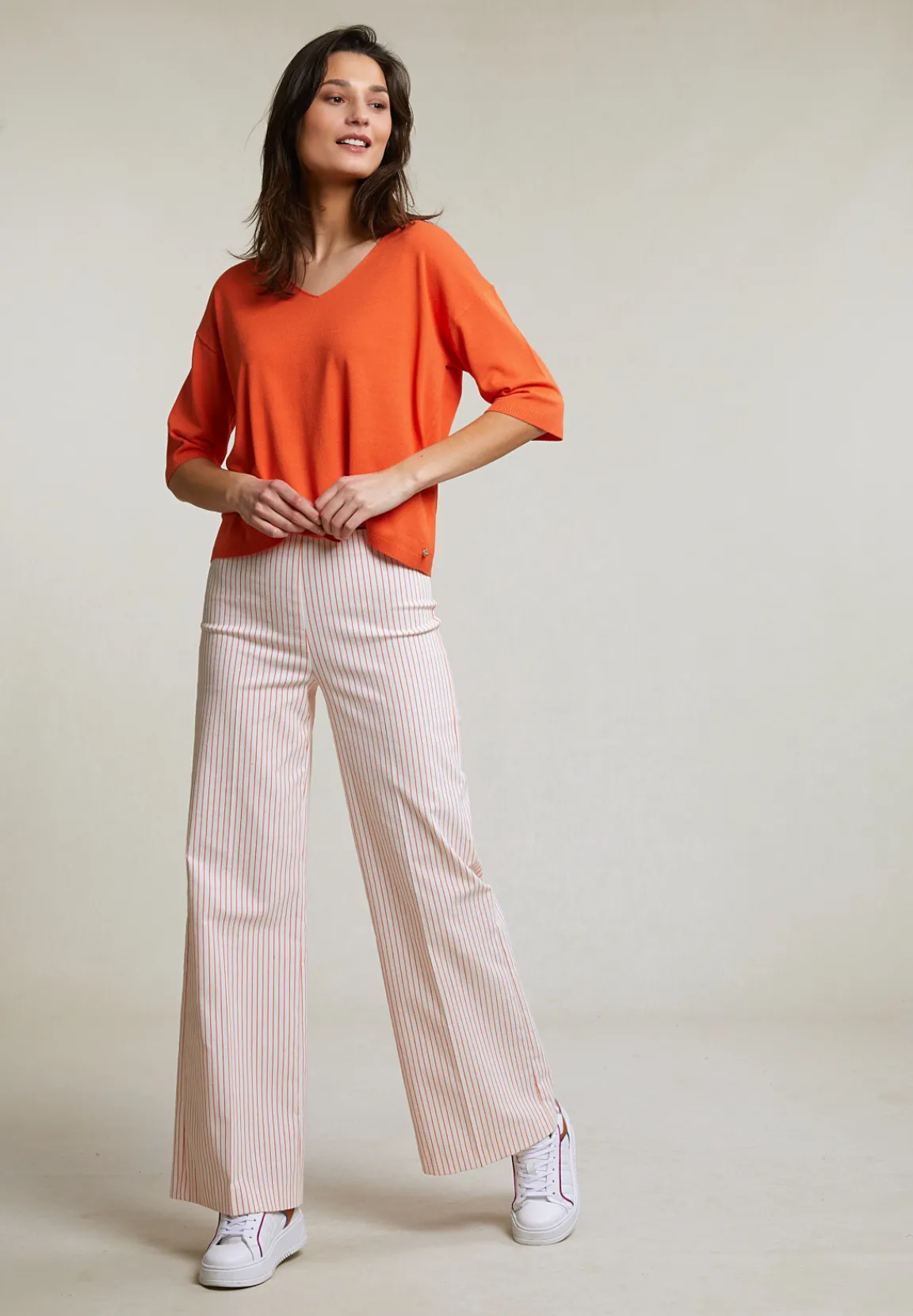 New River Woods Oranje V-hals viscose trui korte mouwen -