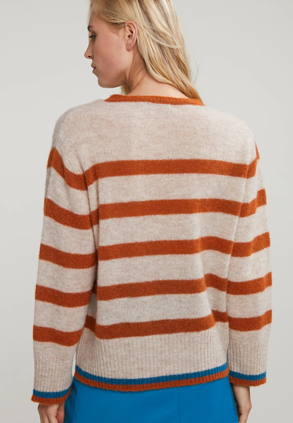 New River Woods Oranje/beige gestreepte trui ronde hals -