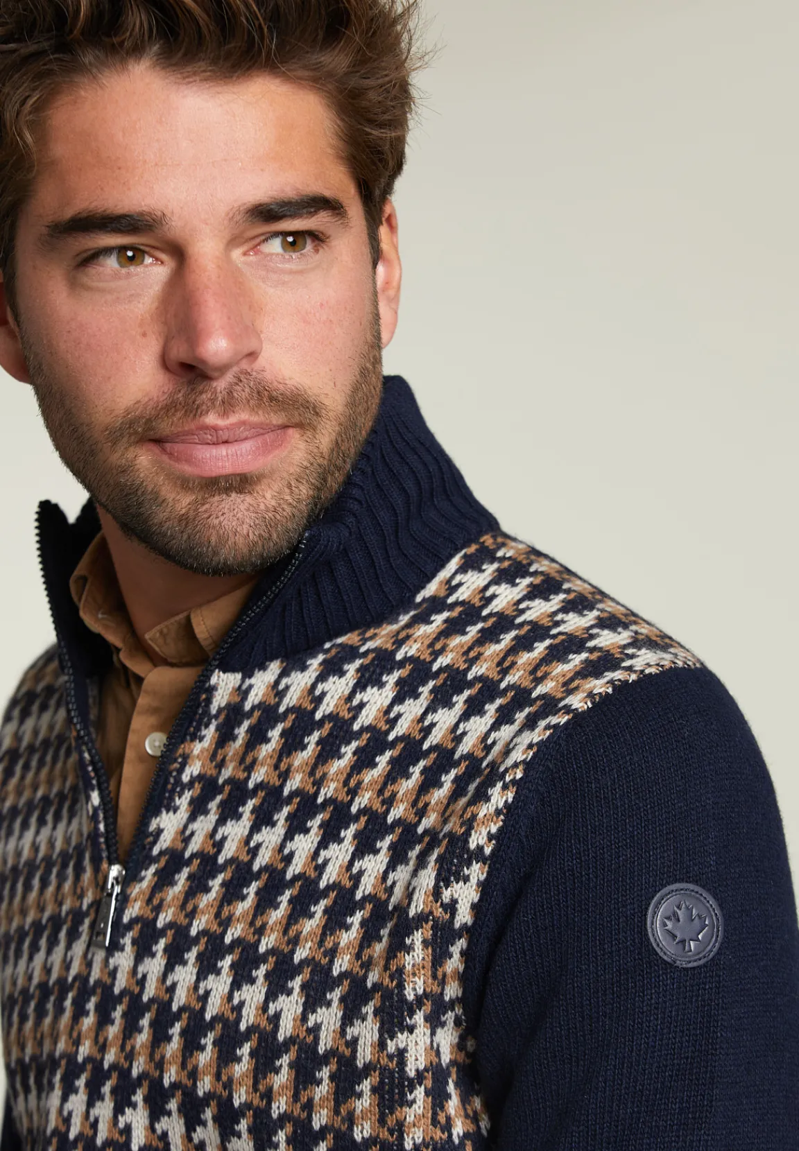 New River Woods Slim fit wollen trui navy/caramel mix -