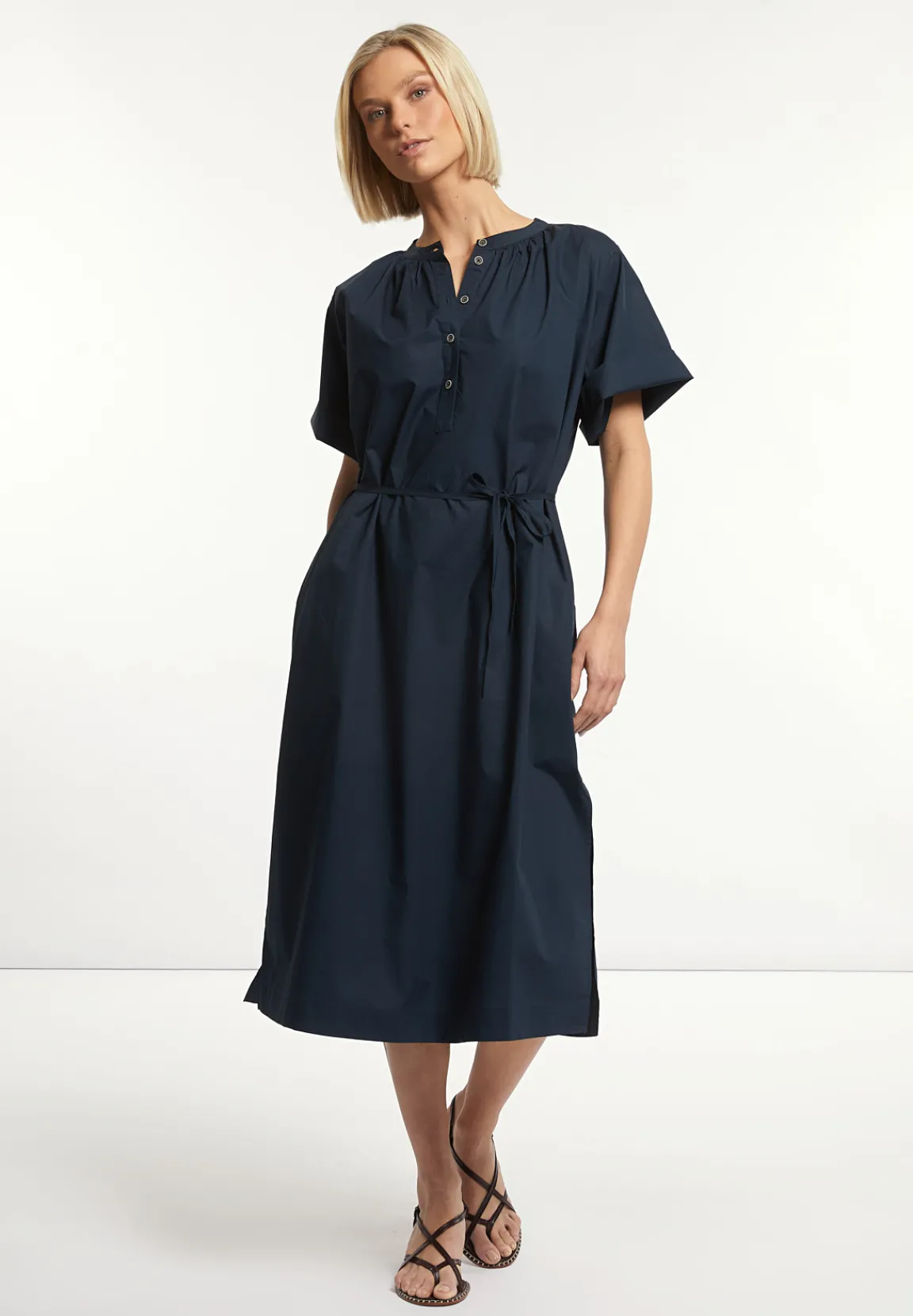 Discount River Woods Wijde jurk met riem korte mouwen navy -