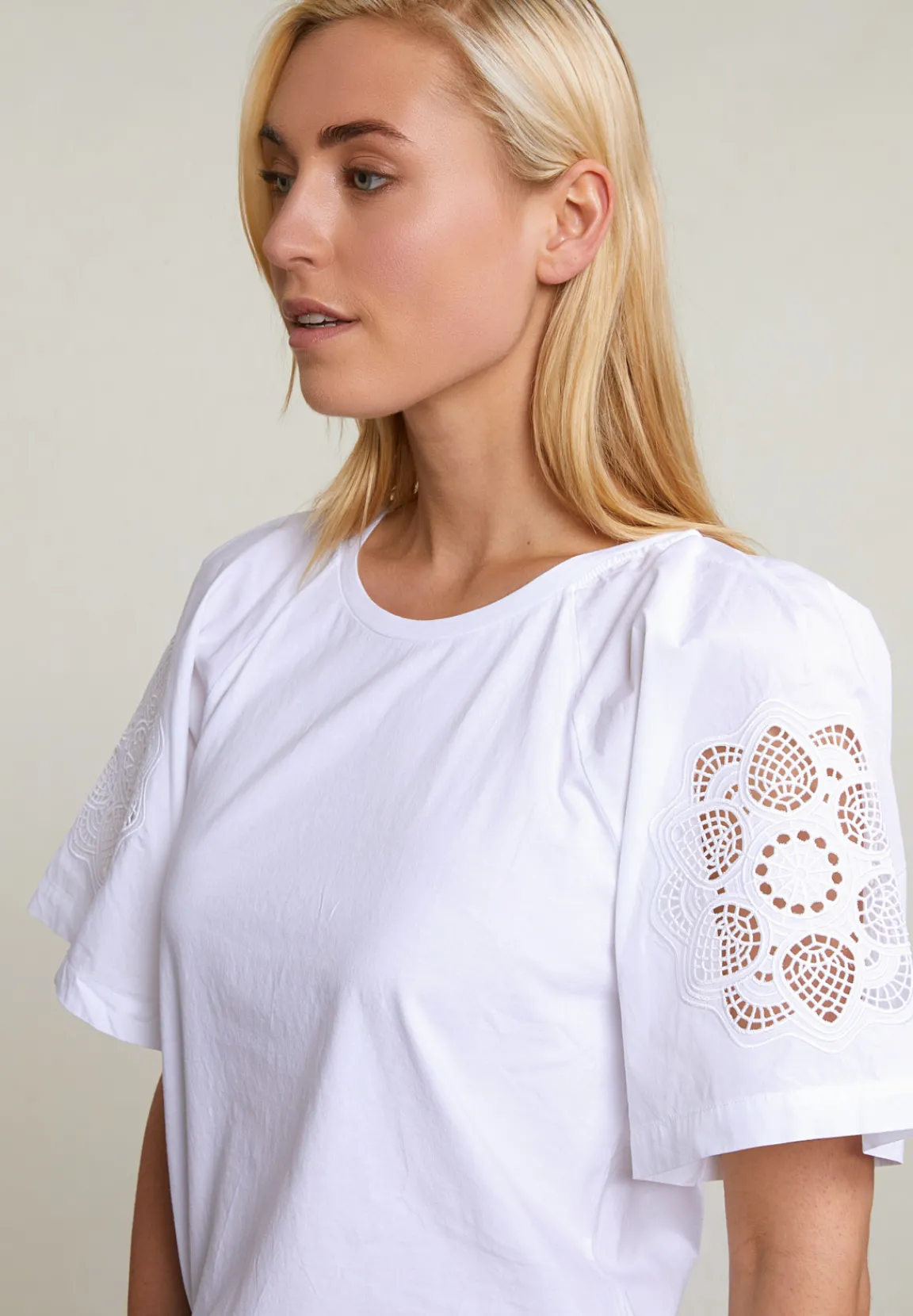 Best River Woods Witte T-shirt geborduurde korte mouwen -