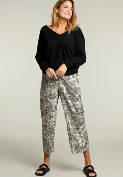 Outlet River Woods Zwarte trui met V-hals en V-achterkant -